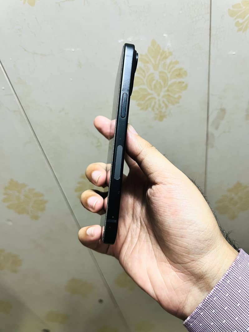 Apple iPhone 15 6