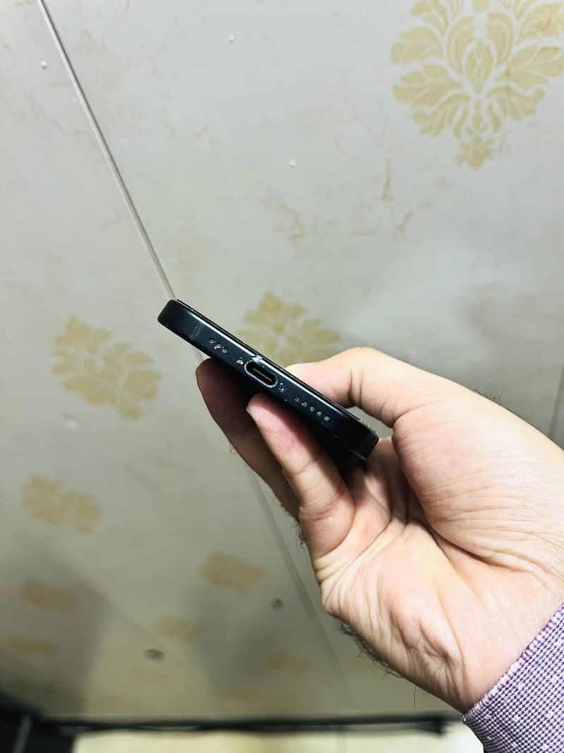 Apple iPhone 15 8