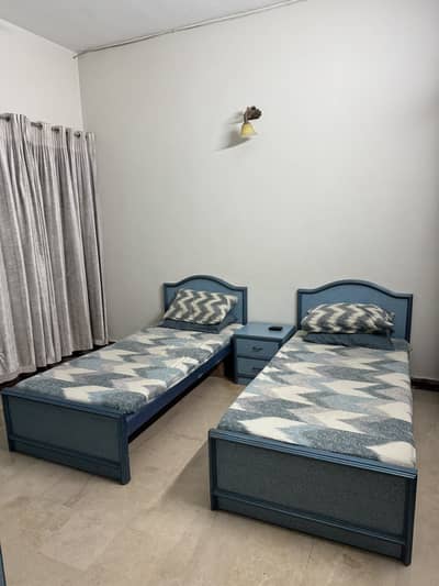 Bedroom furniture set