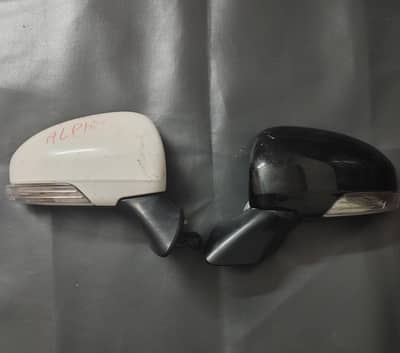 Toyota Prius alpha side mirror