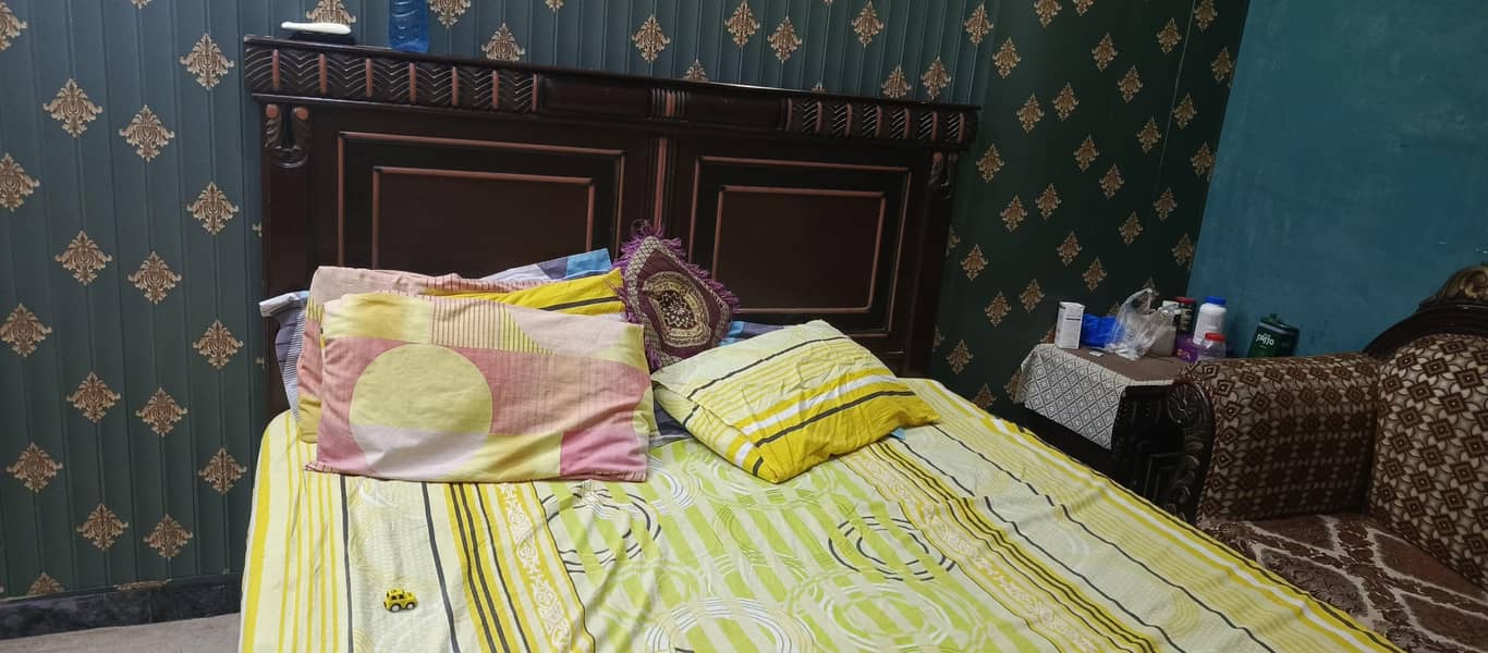 king size bed 0