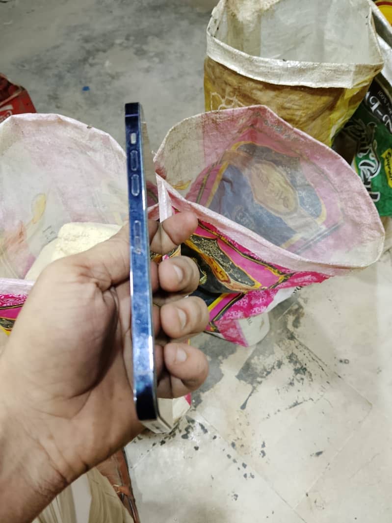 14 pro max 4