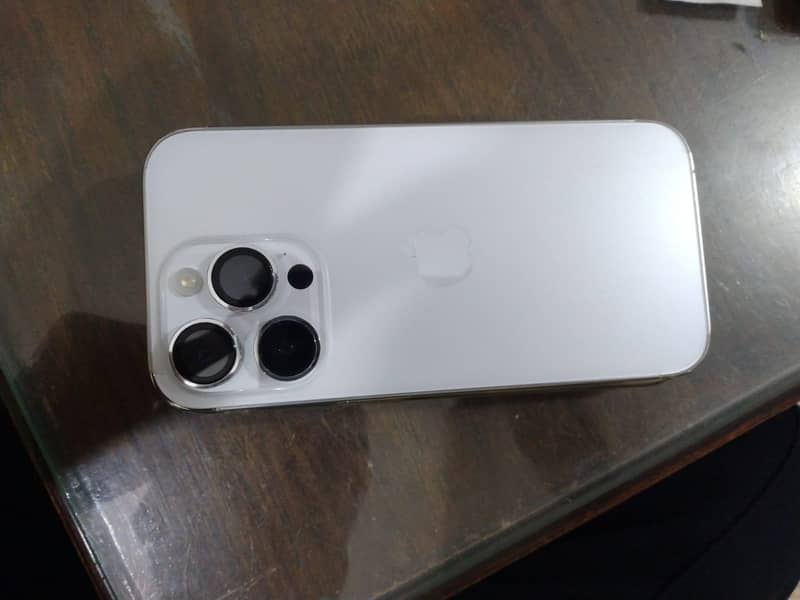 Apple iPhone 14 Pro 0