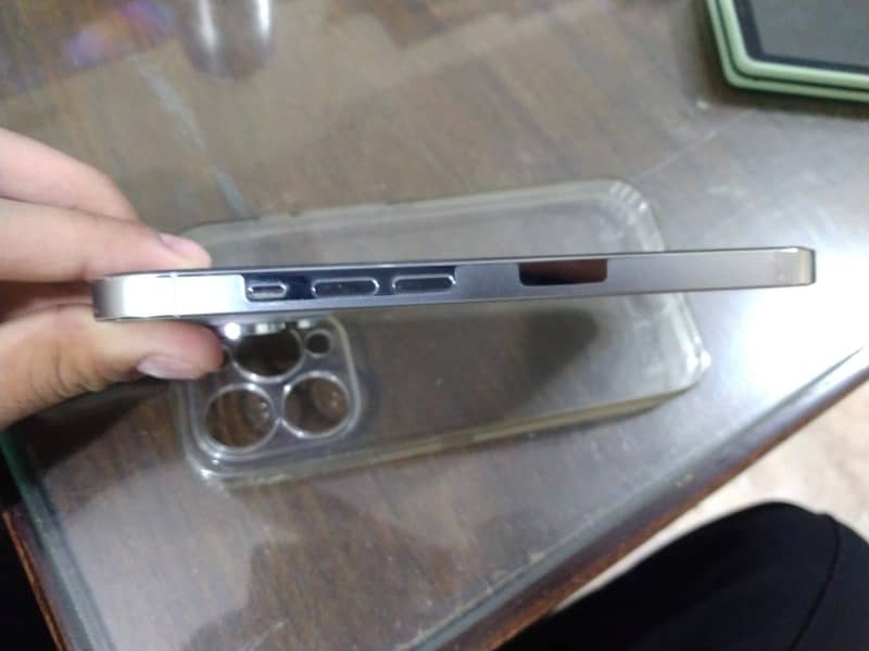 Apple iPhone 14 Pro 2