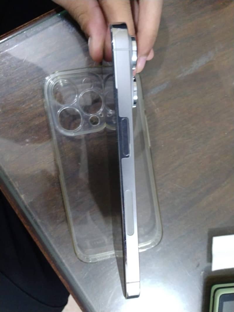 Apple iPhone 14 Pro 3