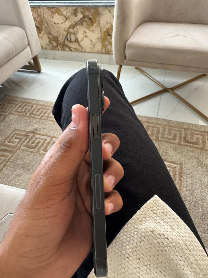 Apple iPhone 15 Pro Max 3