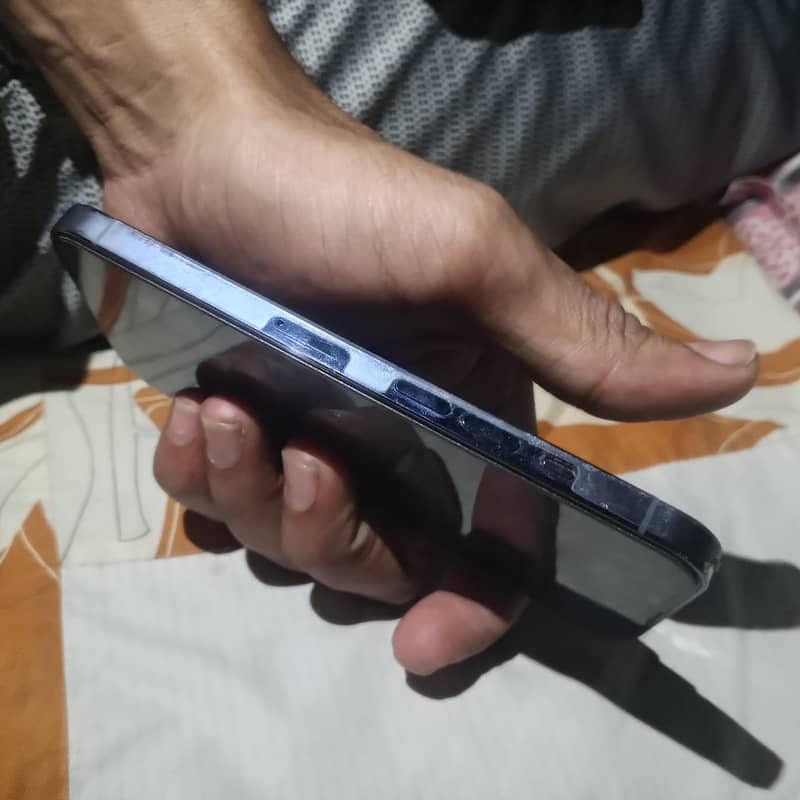 Apple iPhone 13 Pro 2