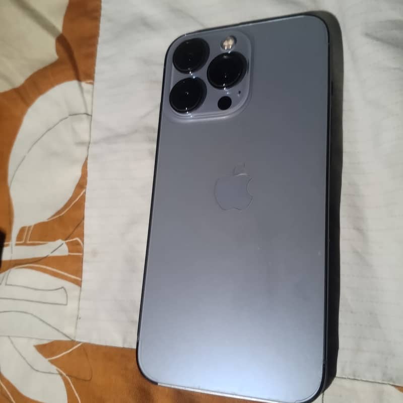 Apple iPhone 13 Pro 3
