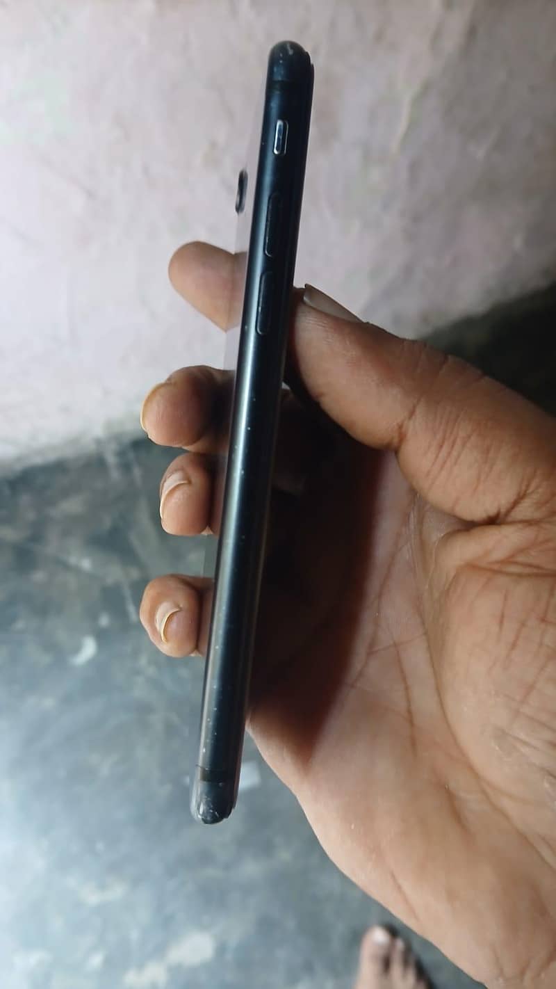 Apple iPhone 7 2
