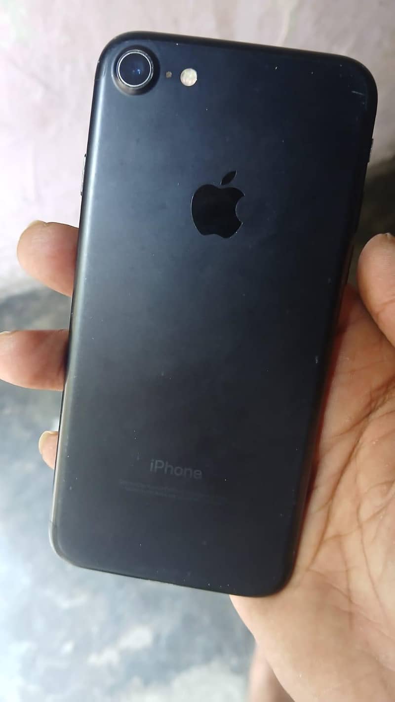 Apple iPhone 7 4
