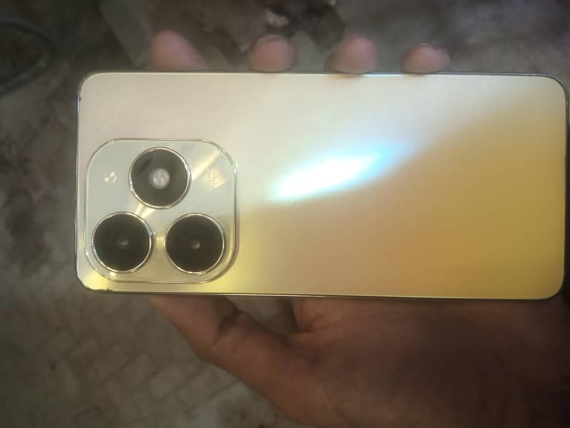Tecno Spark 20 4