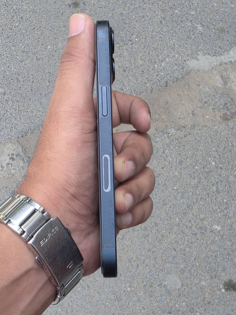 Apple iPhone 13 3