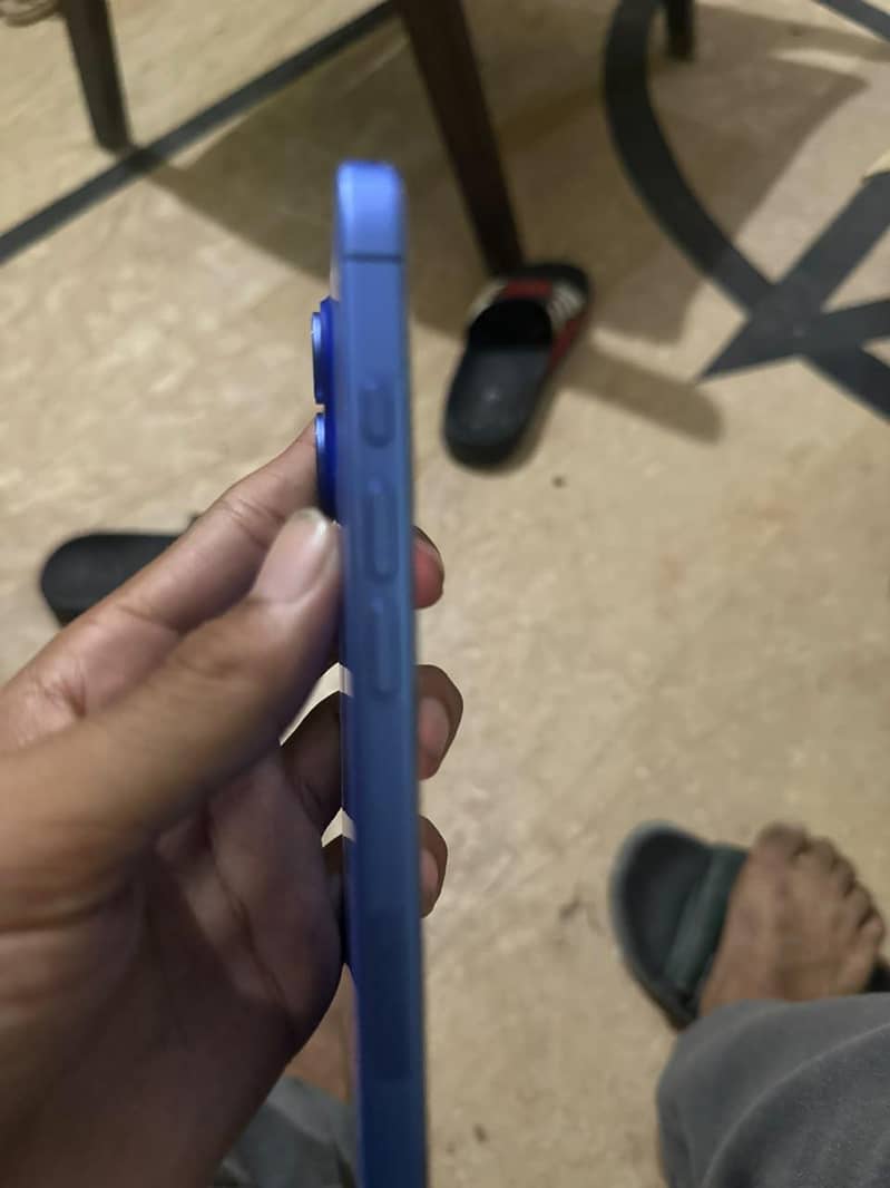 Apple iPhone 16 0