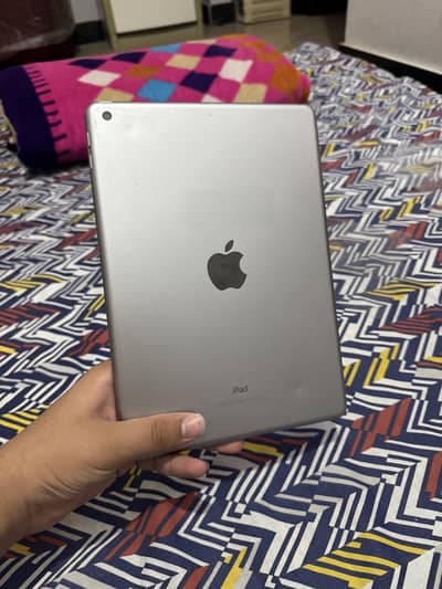 Ipad 5th gen 32 gb wifi variant 10/10 fresh piece