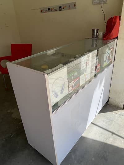 Cash counter for sale