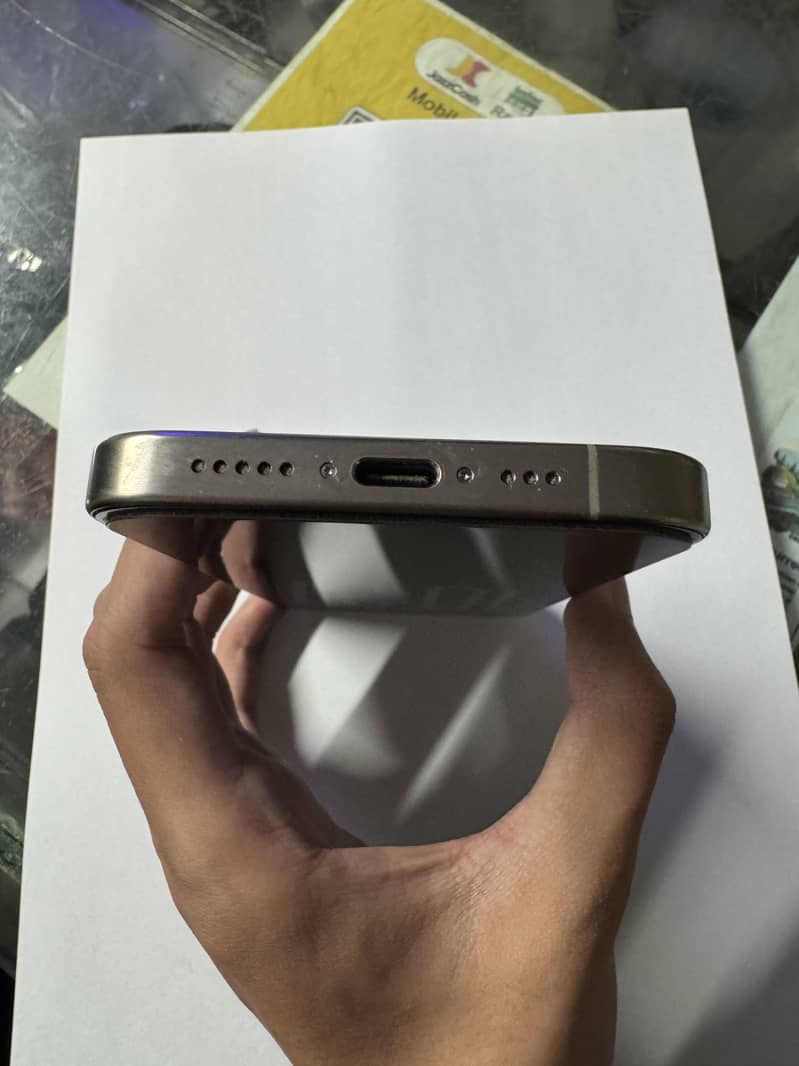 Apple iPhone 15 Pro 2