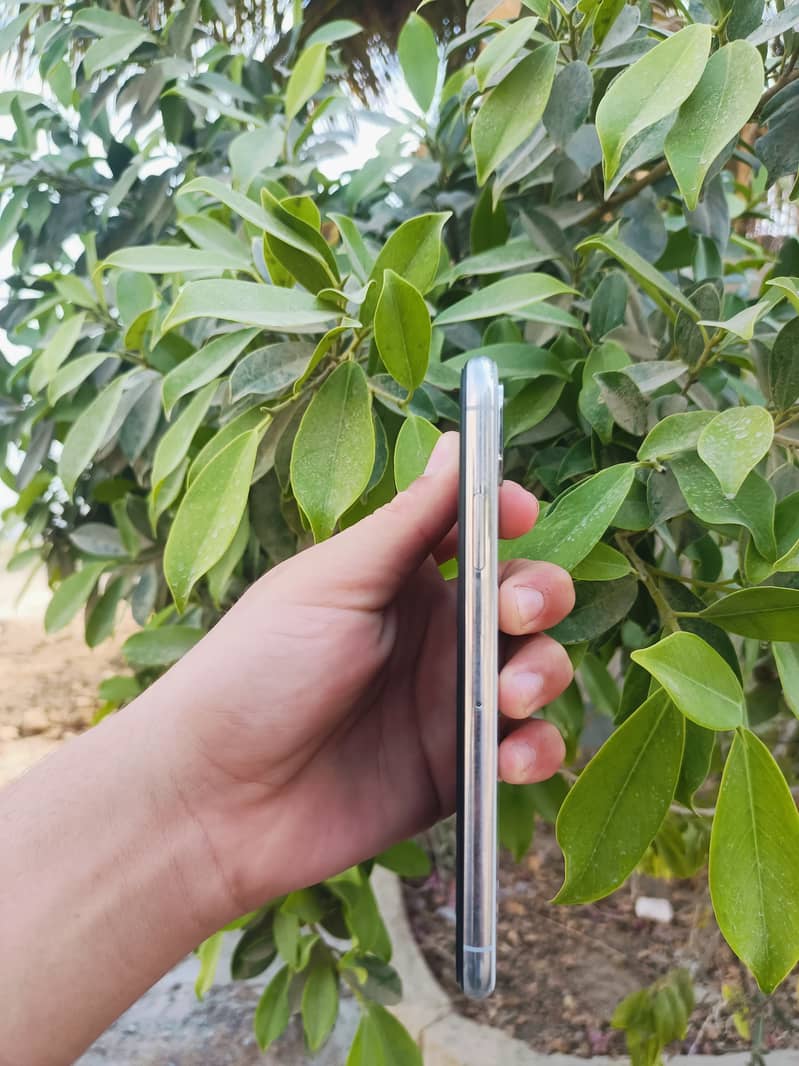 Apple iPhone X 2