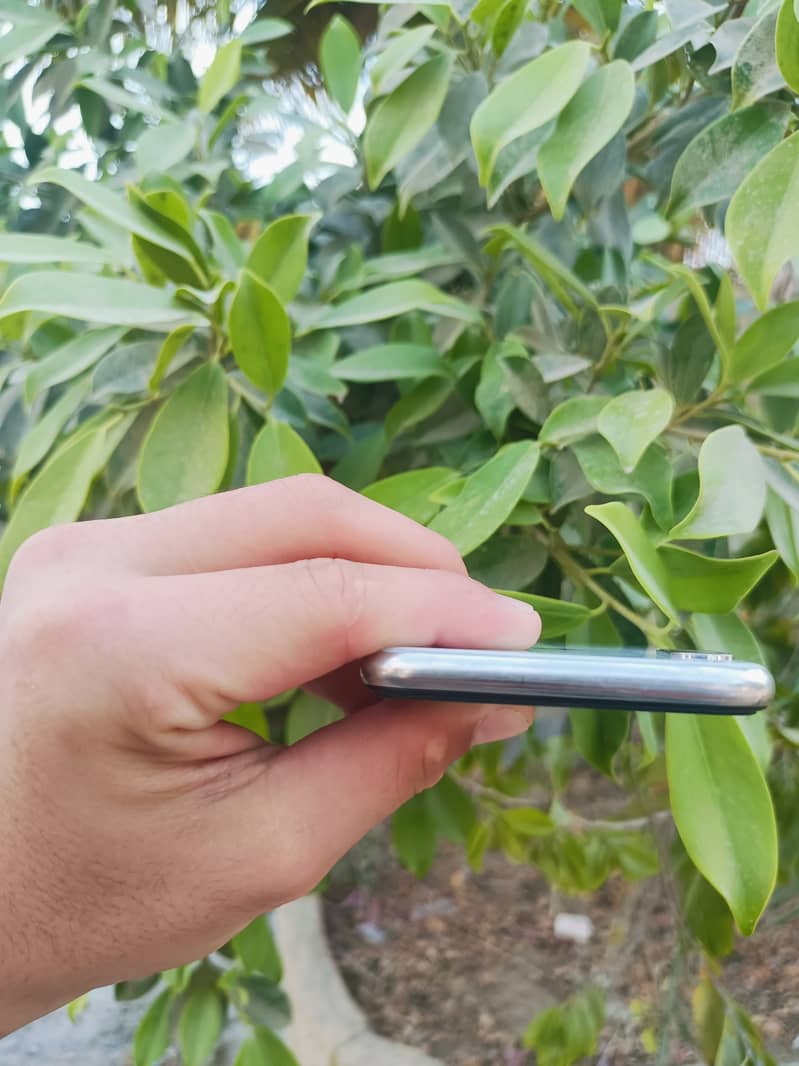 Apple iPhone X 5