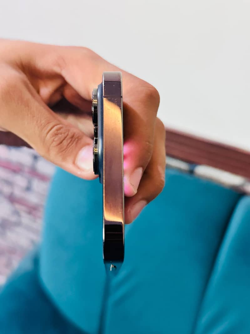 Apple iPhone 14 Pro Max 2