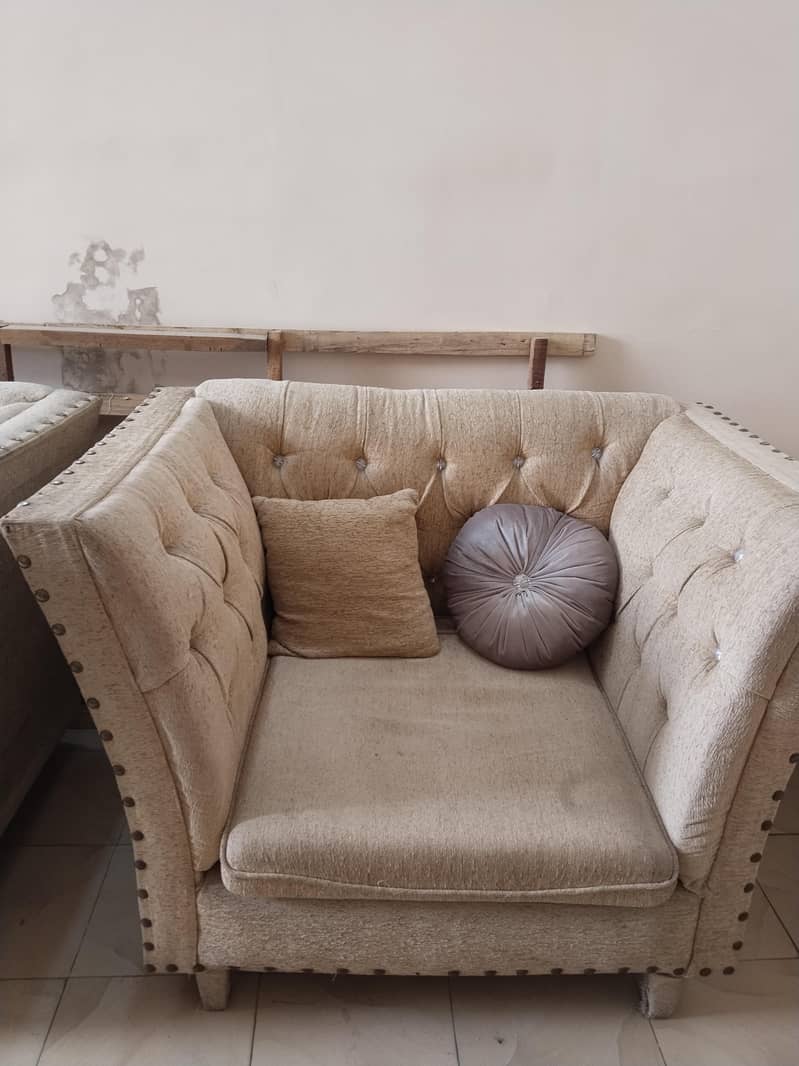 table and sofas 7