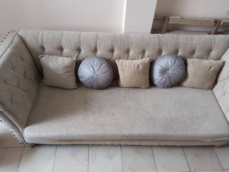 table and sofas 9