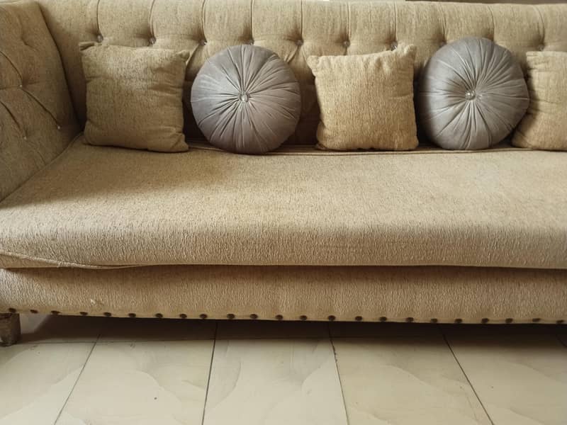 table and sofas 12