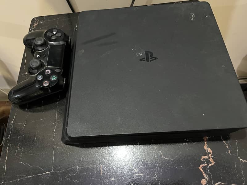 PlayStation4 slim 2