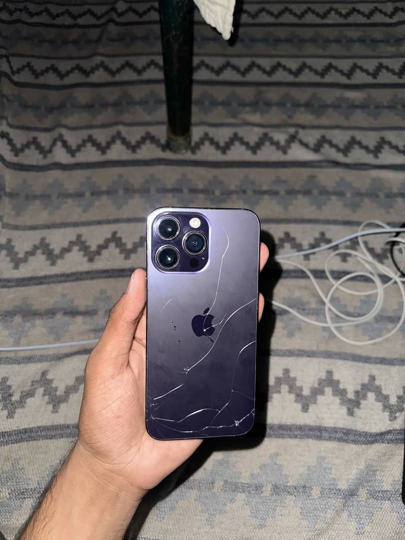 Apple iPhone 14 Pro Max 1