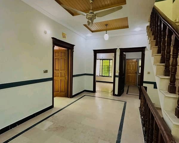 Corner 13