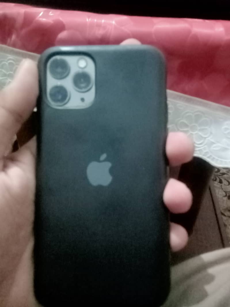Apple iPhone 11 3