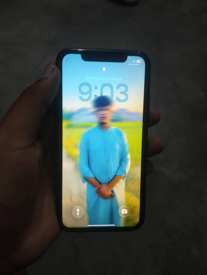 Apple iPhone 11 4