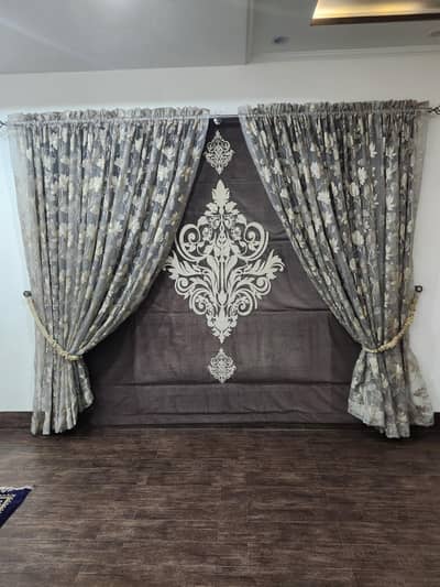Curtain with blinds