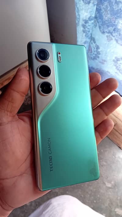 Tecno CAMON 40 Pro