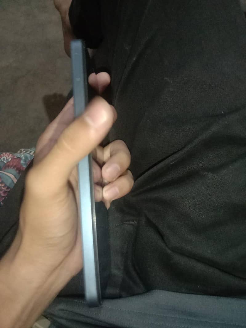 Realme C63 4