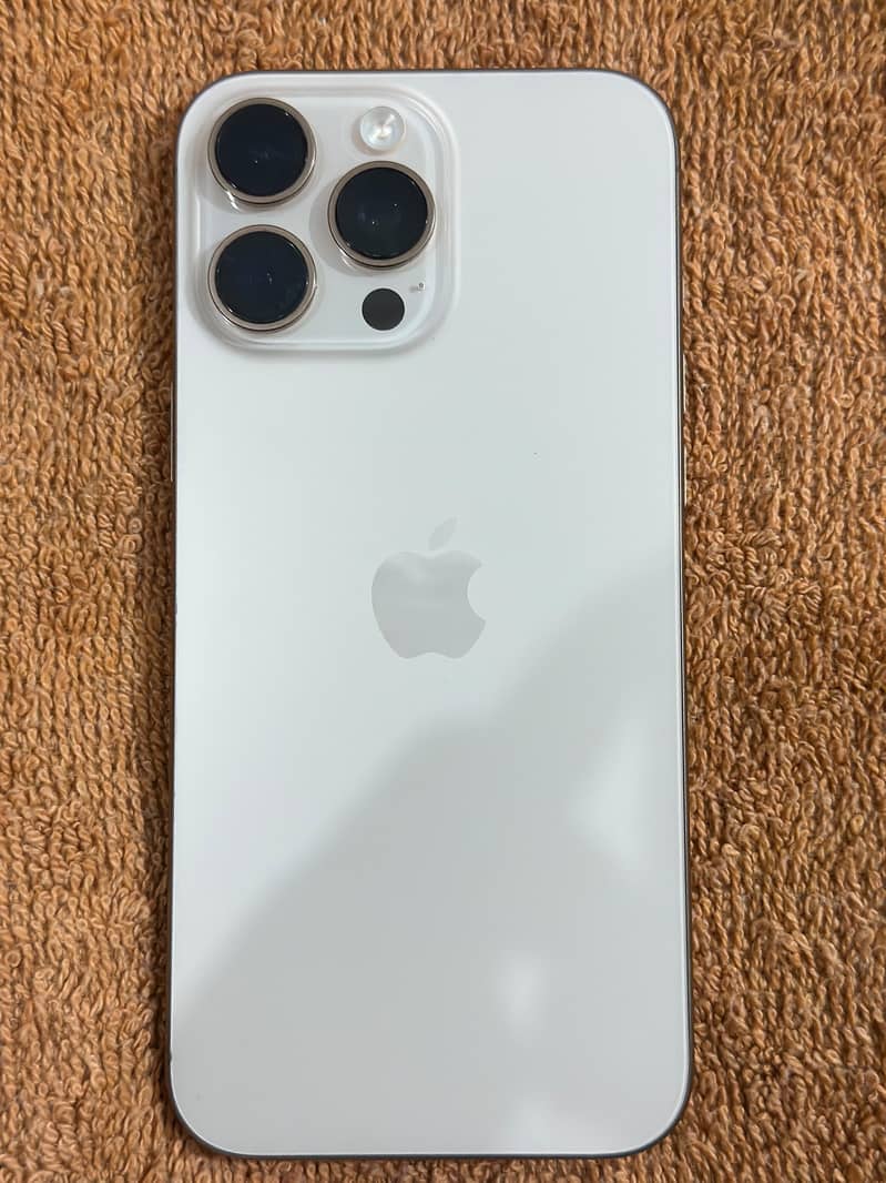 Apple iPhone 16 Pro Max 0