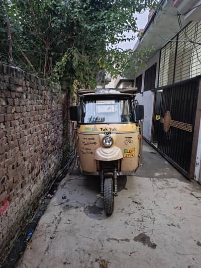 CNG AUTO RICKSHAW