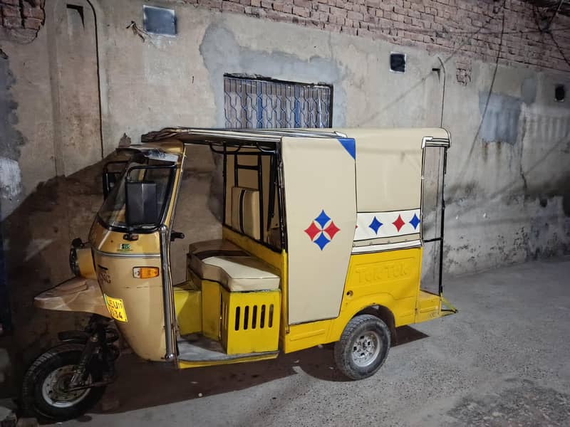 CNG AUTO RICKSHAW 2