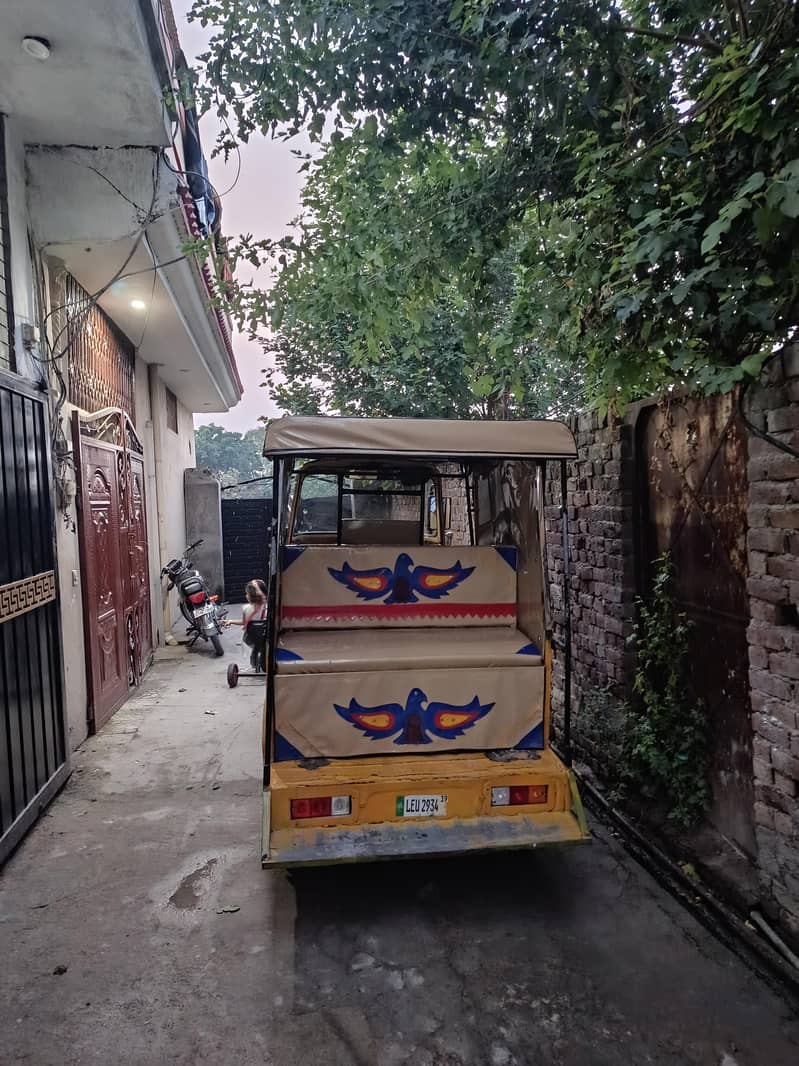CNG AUTO RICKSHAW 3
