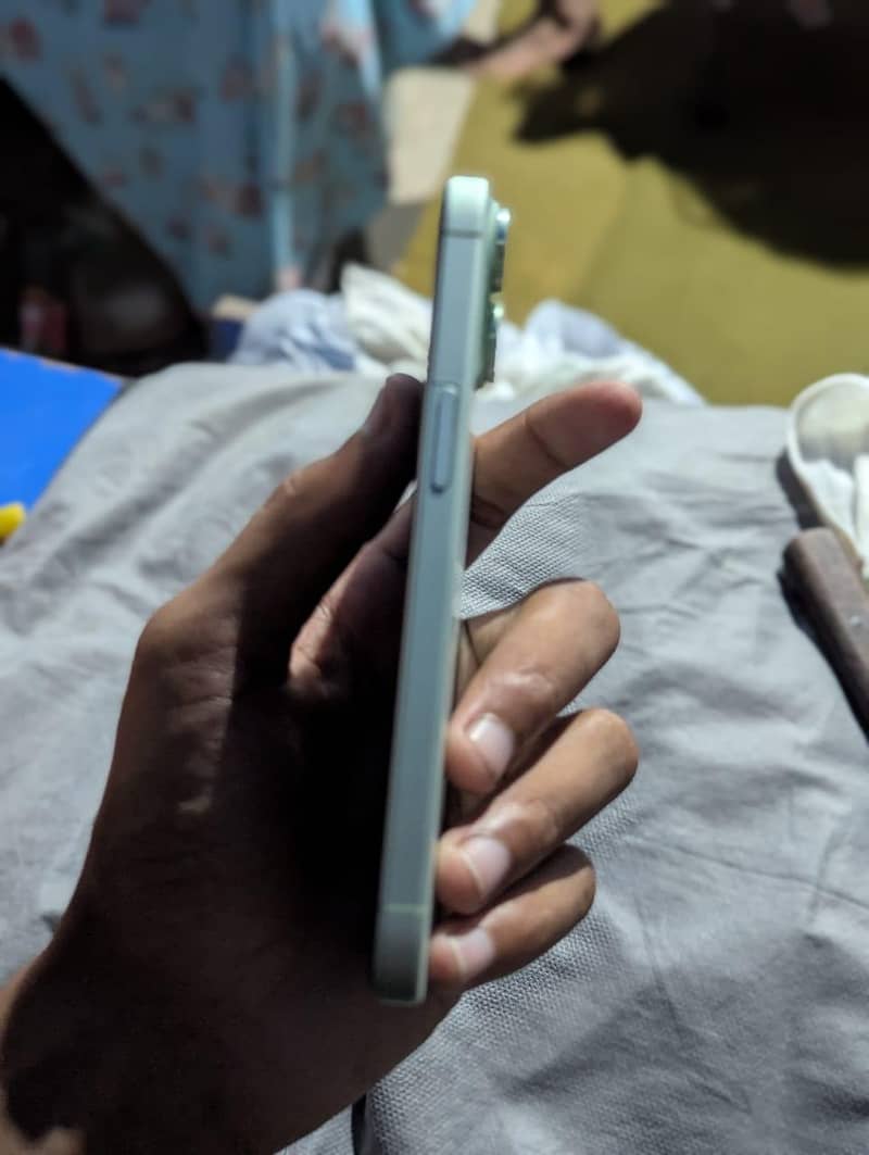 Apple iPhone 15 5