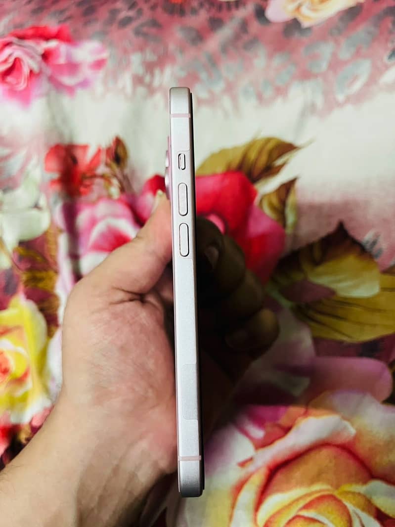 Apple iPhone 15 3