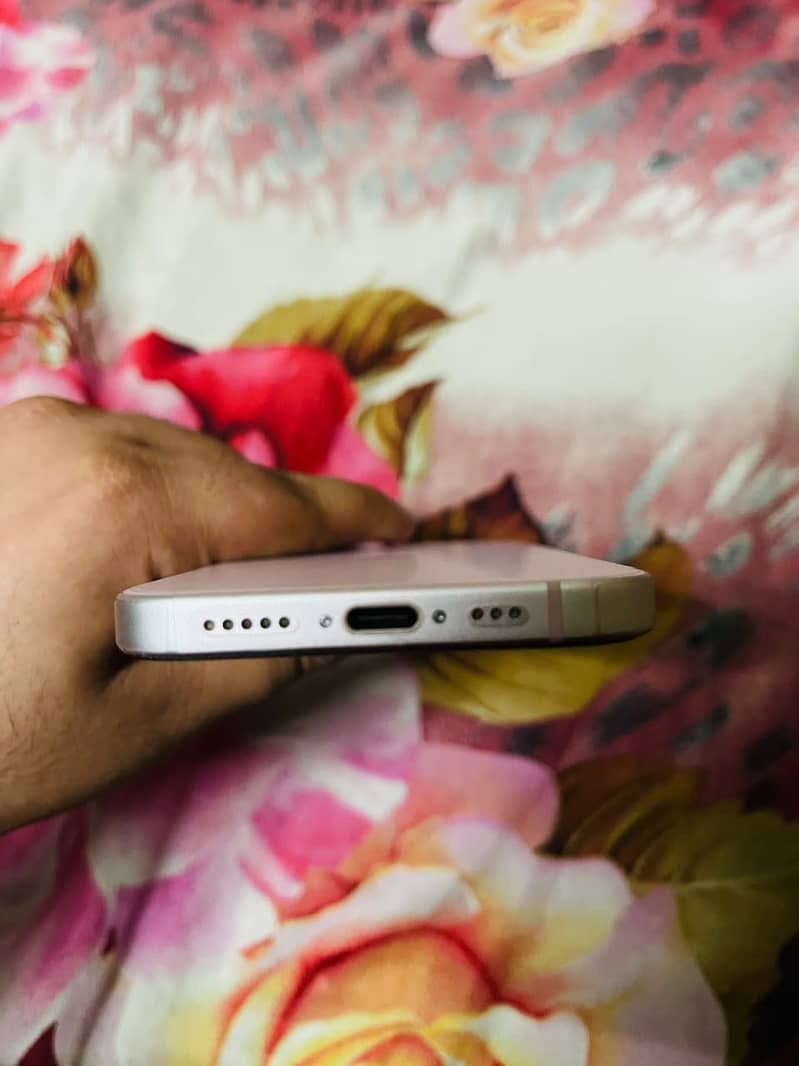 Apple iPhone 15 5