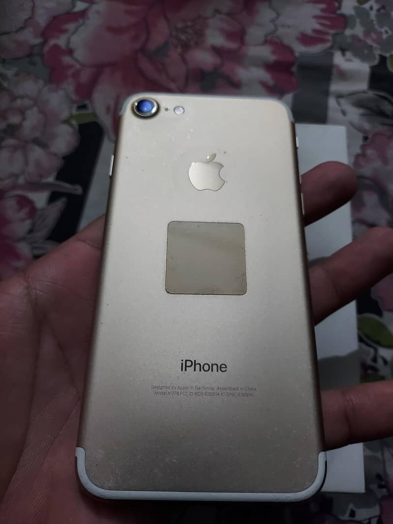 Apple iPhone 7 4