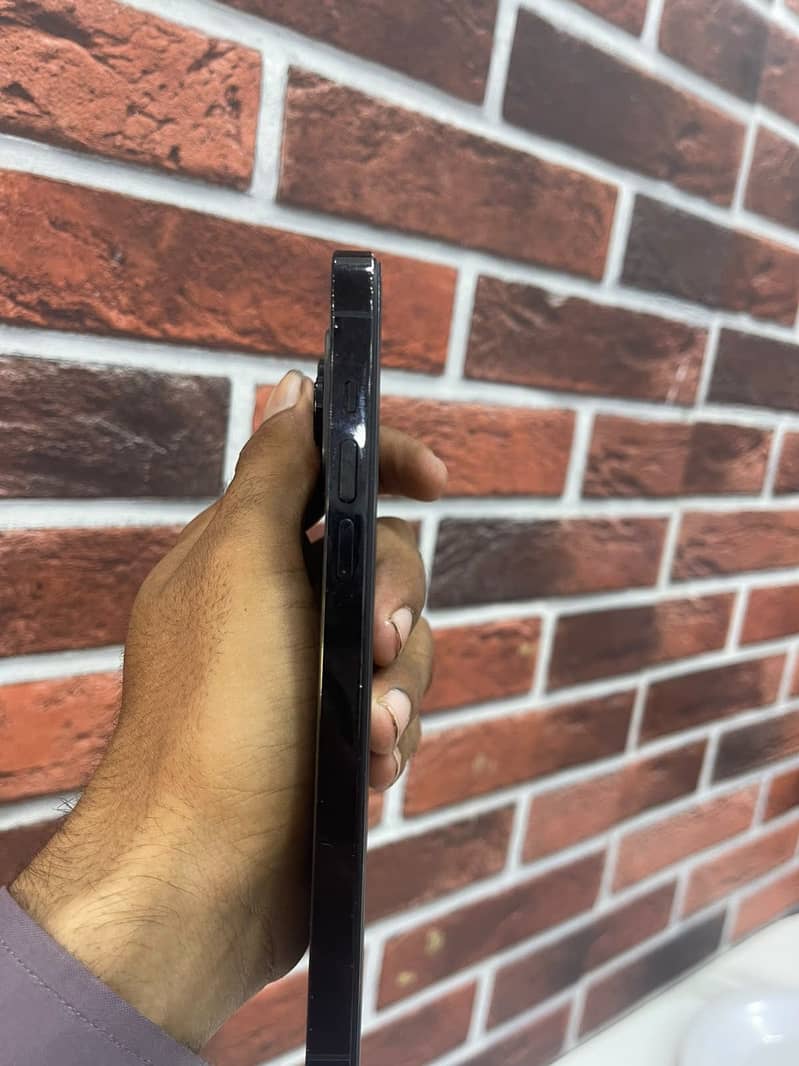 Apple iPhone 14 Pro Max 3