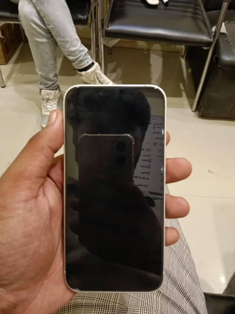 Apple iPhone 14 4