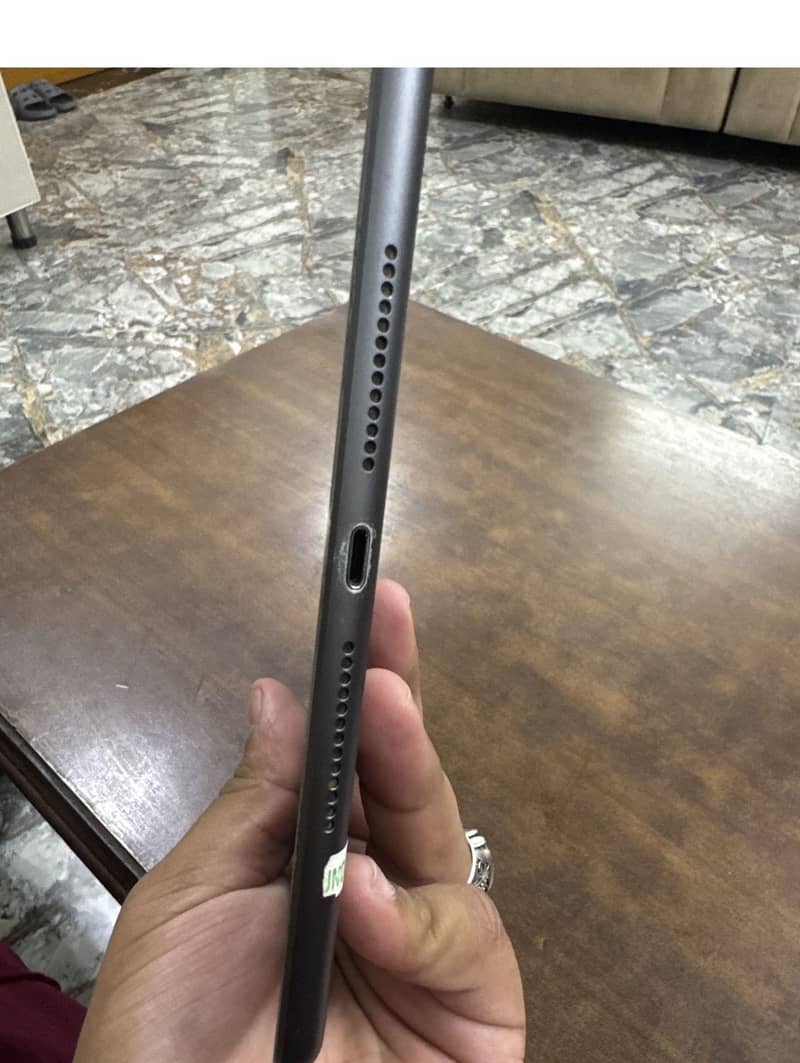 Apple ipad 7th generation 1
