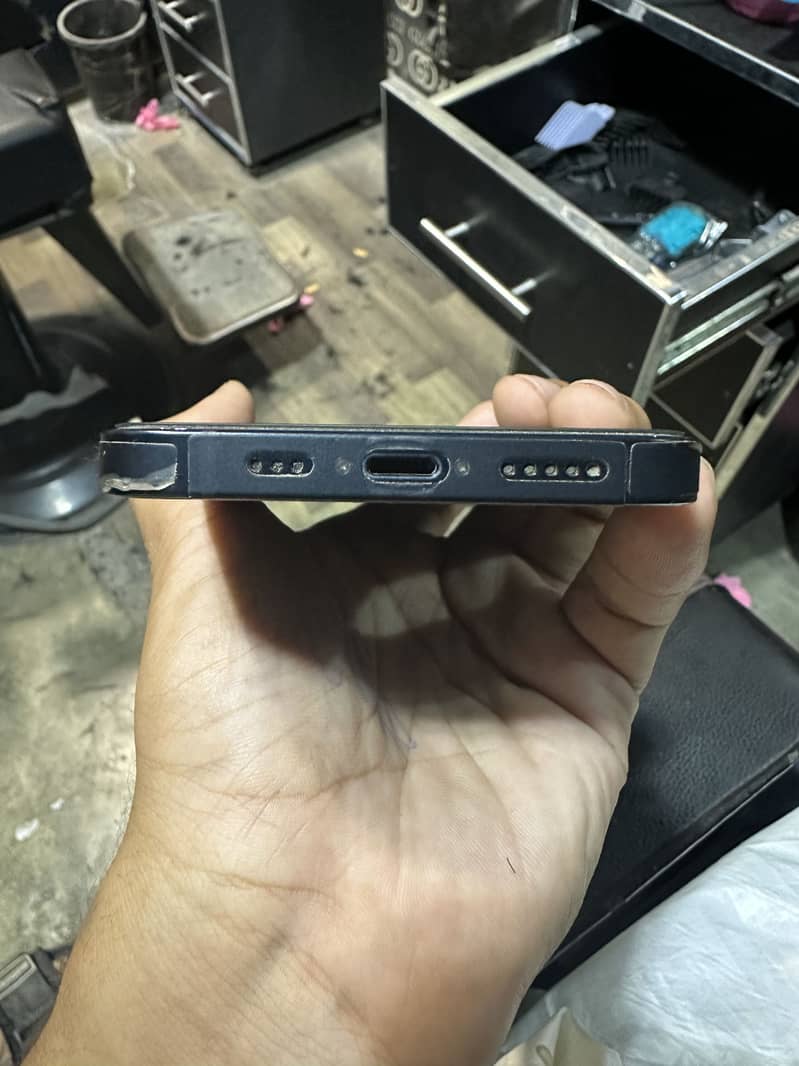 Apple iPhone 13 3