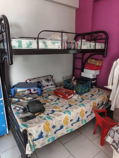 Bunk bed with mattress
