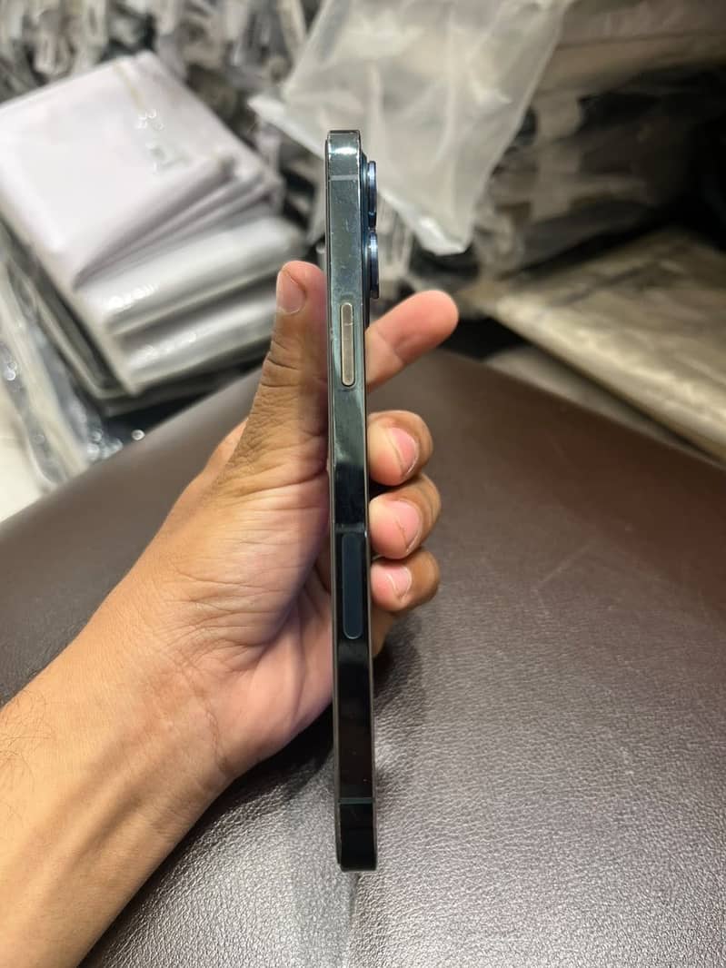 Apple iPhone 12 Pro Max 2