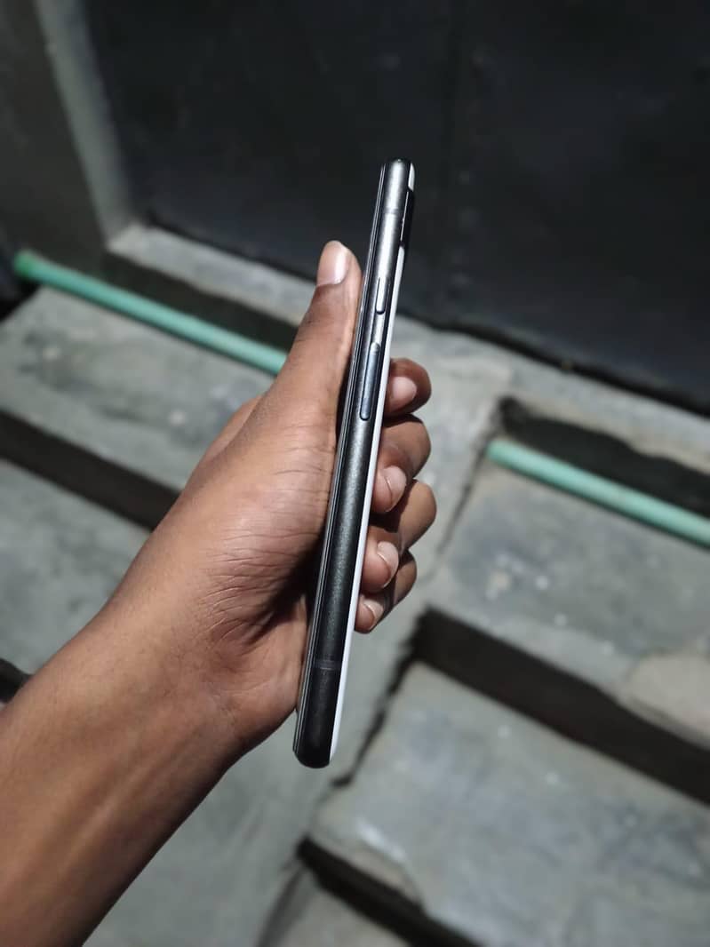 Google Pixel 6a 4