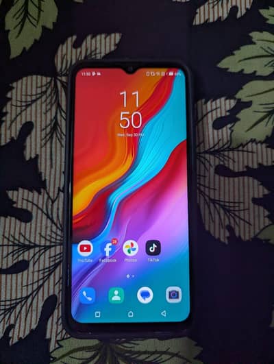 Infinix hote 8